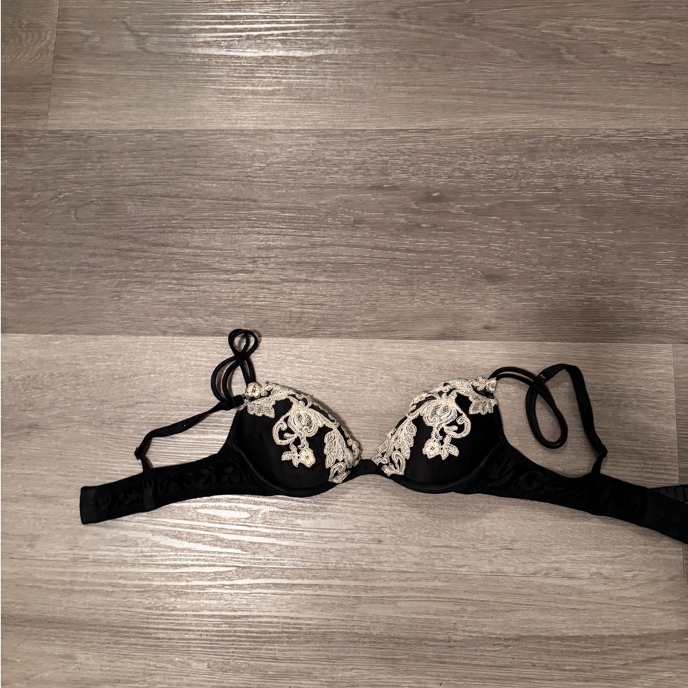 LA PERLA Maison
Silk push-up bra
